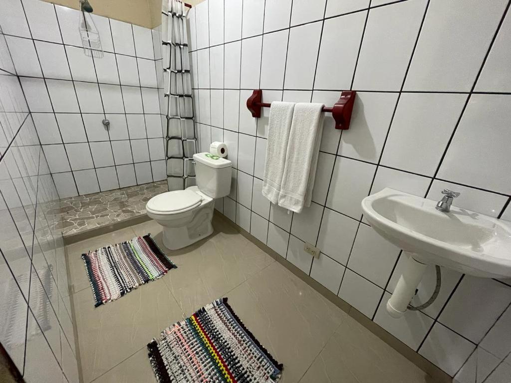 Cabanas Daneysha Тортугеро Екстериор снимка